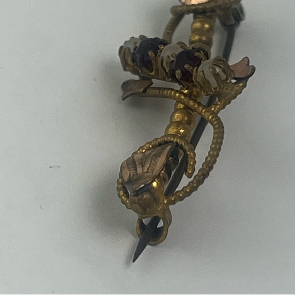 Antique Goldtone Brooch With Glass Beads - Picture 8 of 13